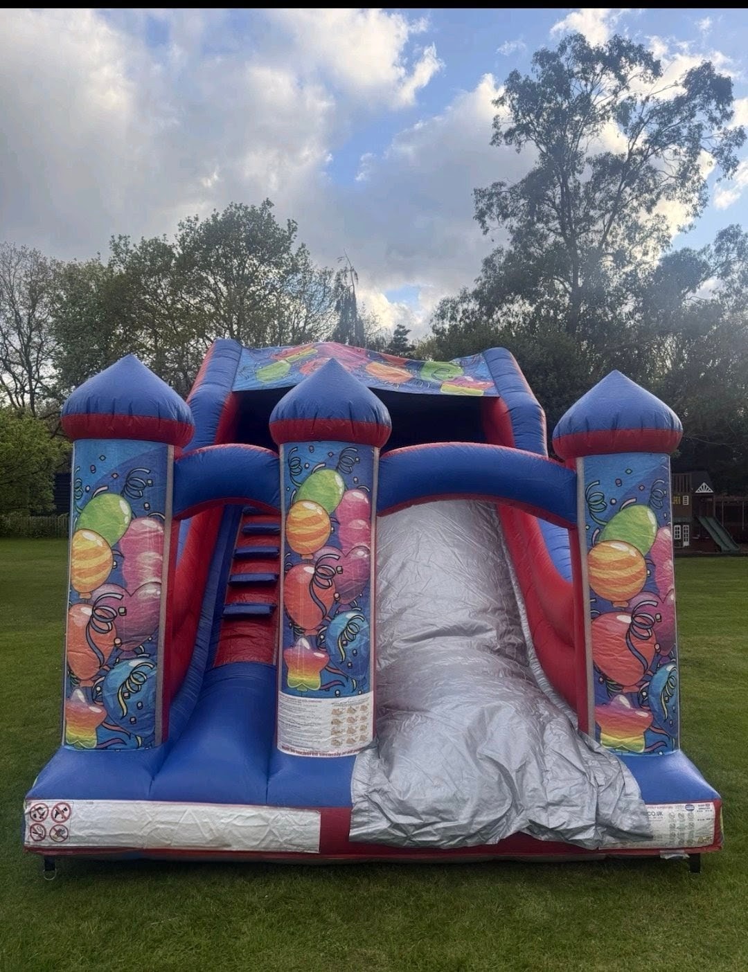Dino Stomp bouncy castle
